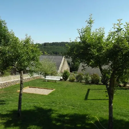 Dom wakacyjny Maison De Caractere Avec Spa Et Jardin, Proche De Saint-flour, Pour 4 Pers. - Fr-1-742-461